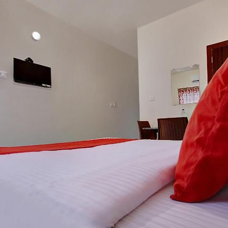 Hotel O Century Park Kāsaragod Esterno foto